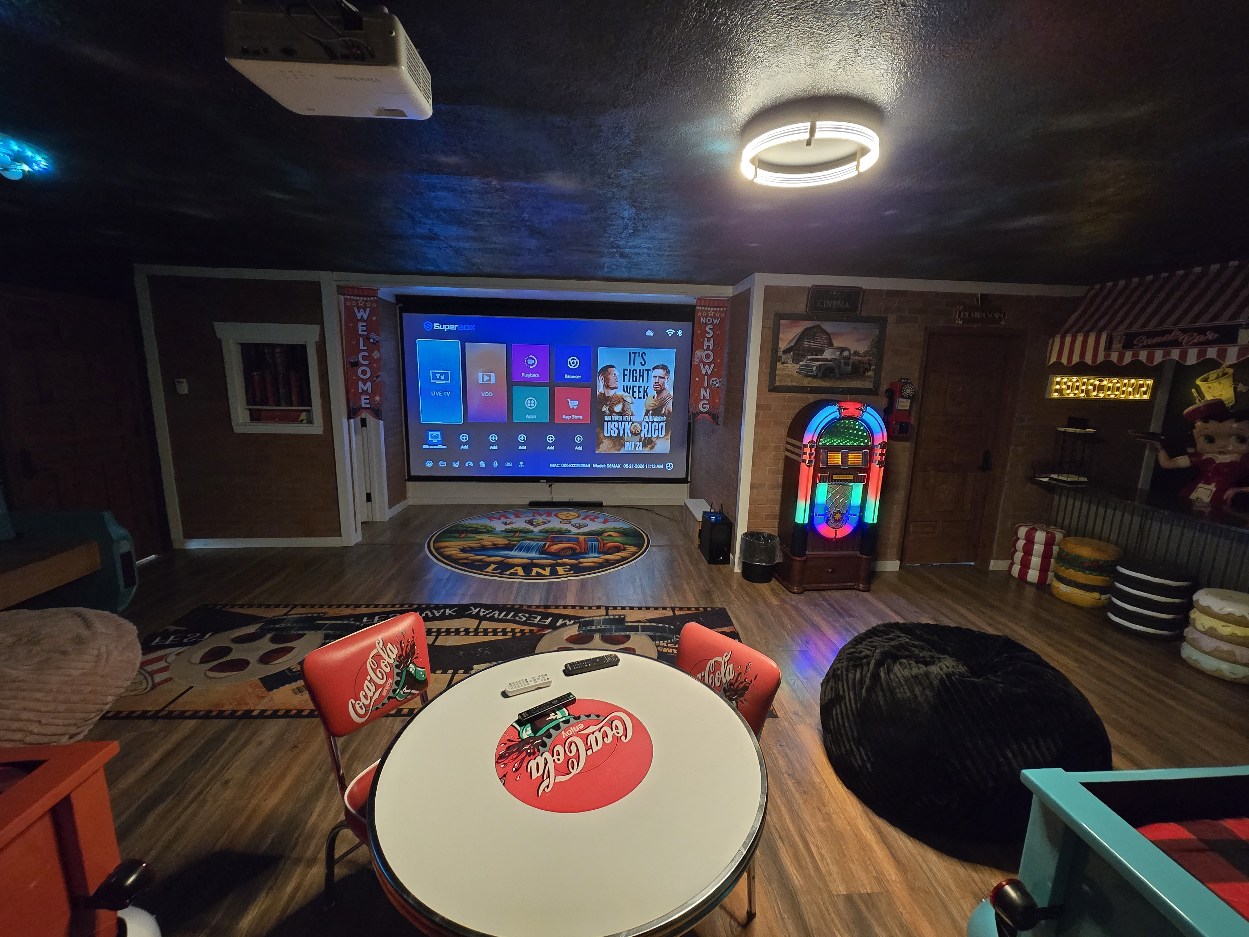 Projector screen